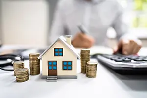 hoa management fees vs hoa fees, hoa management fees average, how much do hoa management companies charge, average cost of hoa management